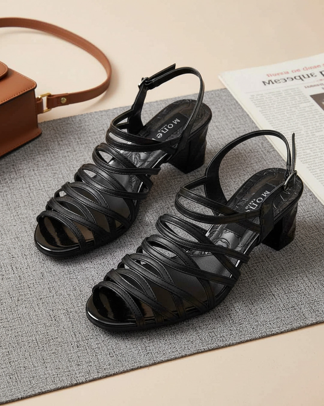 【881655】ストラップサンダル