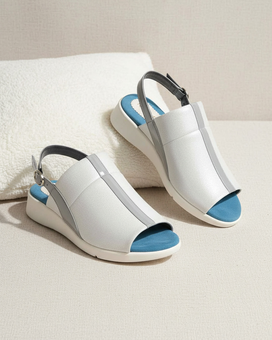 【881656】軽量サンダル