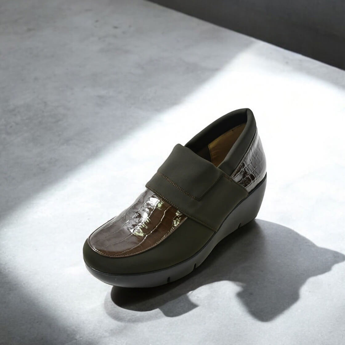 【883011】厚底スリッポン