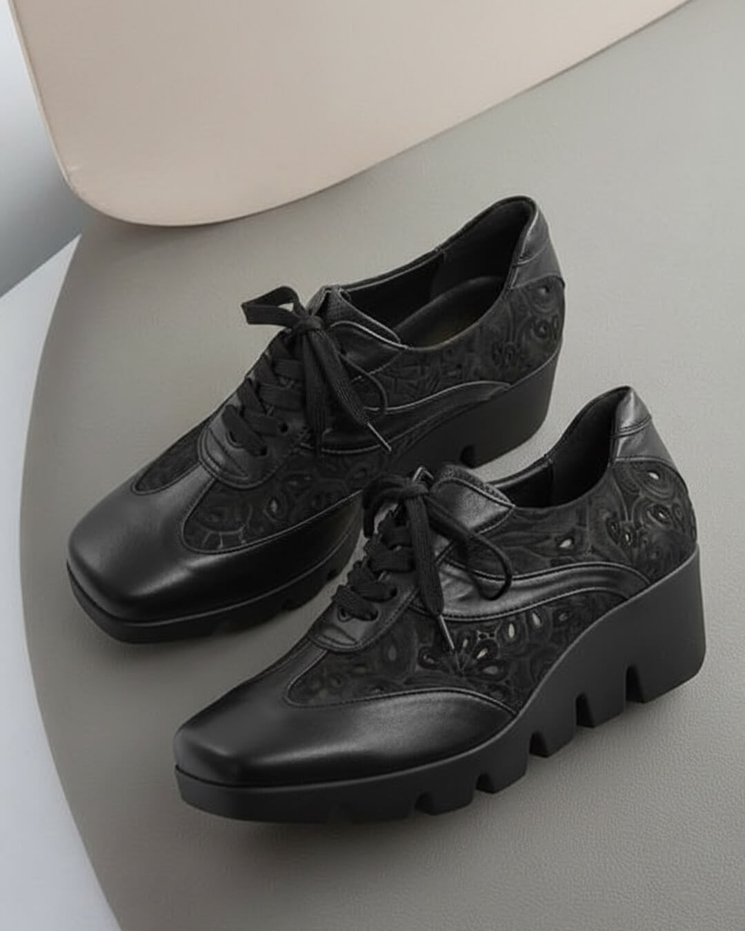 【883400】厚底スニーカー